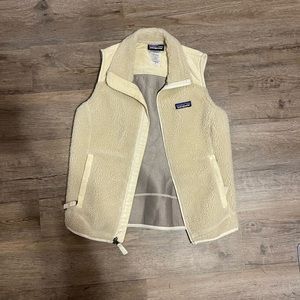 Patagonia cream fleece vest